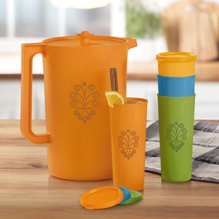 Serve Drinks Grandma-Style With This Heritage Tupperware Jug & Cups (Even If The Drinks Aren't Neon Orange)