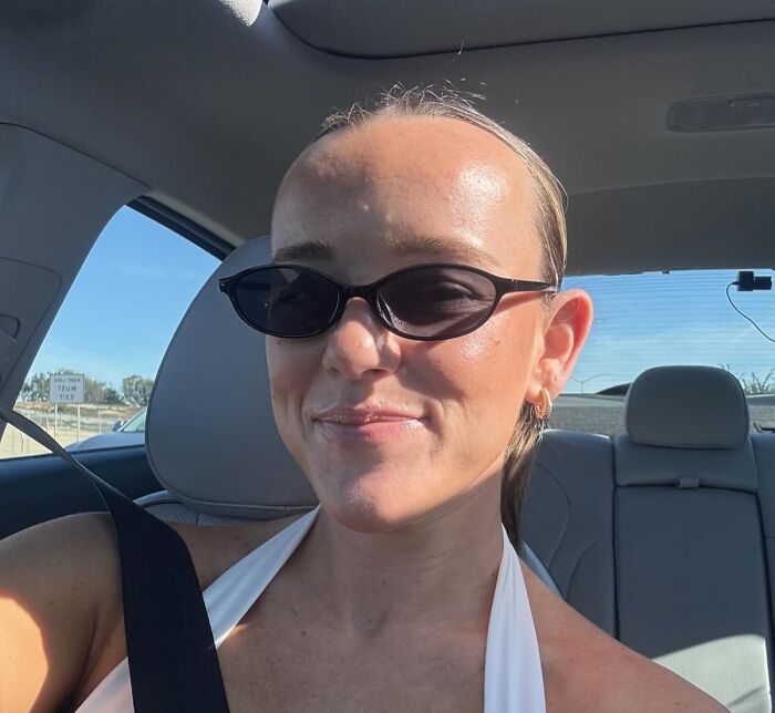 Channel Your Inner 90s Rock Star With These Retro Oval Sunglasses (No Guitar Required)