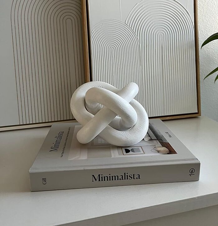 Want Home Decor That Stands Out? These Wood Chain Link Decorations Do The Trick