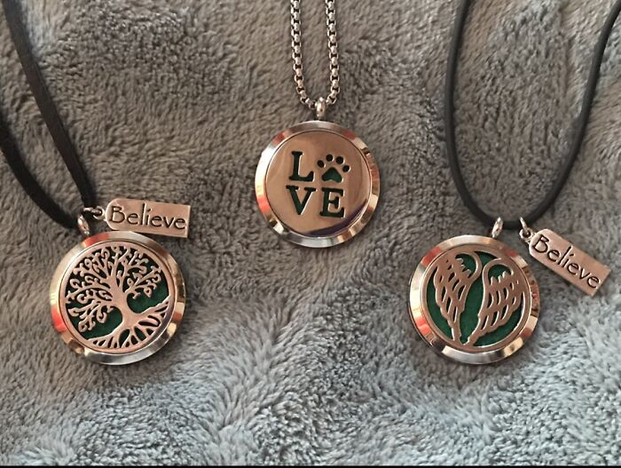 Sniff Your Jewelry Without Weird Looks Thanks To This Essential Oil Diffuser Necklace