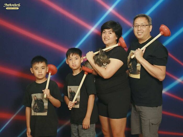 Wait, These Family Photos Went Totally Hilariously Wrong!