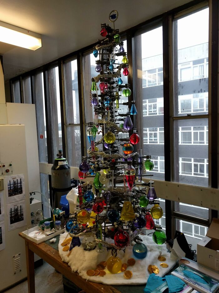 Lab’s New Christmas Tree Is Nerdy and Nice
