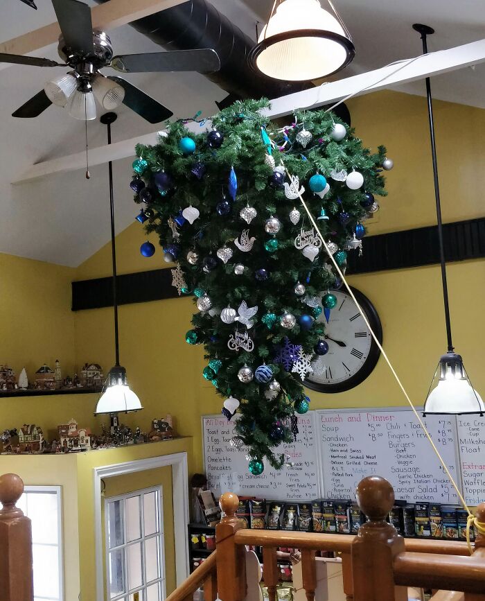 Tiny Coffee Shop’s Trick: Hanging Christmas Tree