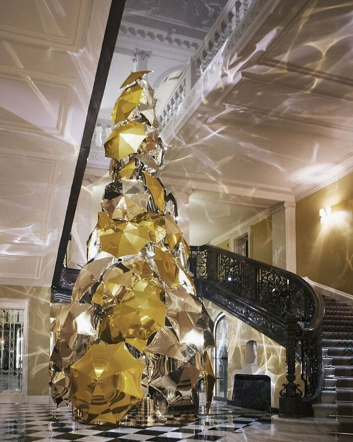Hotel’s Christmas Tree: Fancy and Festive