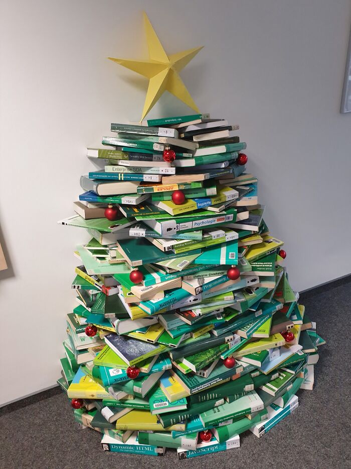 University Library’s Bookish Christmas Tree