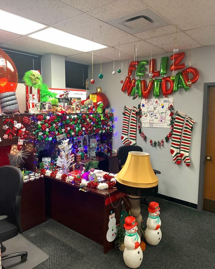 Township Desk Decorating Contest Entry That’s Totally Winning