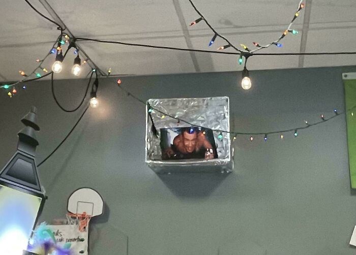 Christmas Decor at Work That’s Just Right