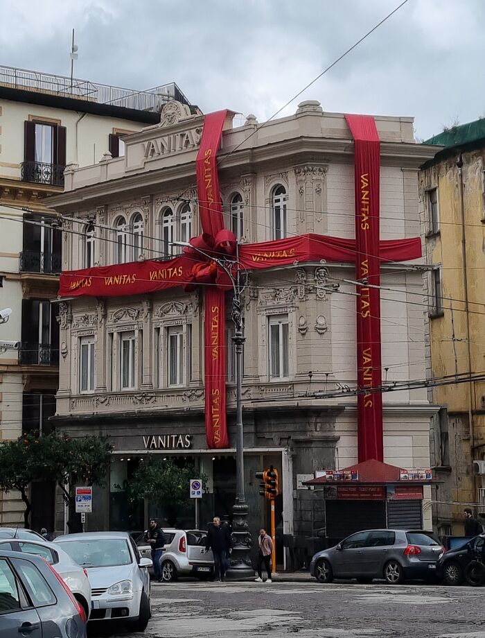 This Building’s Christmas Decorations Are Straight Fire