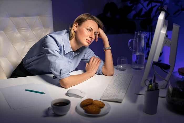 Wait, They REALLY Do It That Way? Funny Work Habits That Make NO Sense