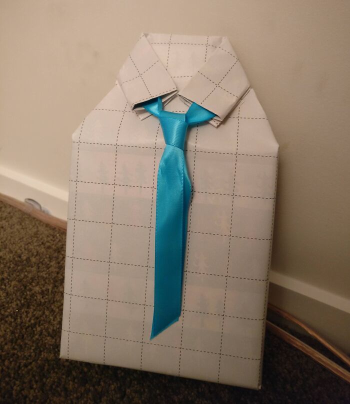 How My Japanese Girlfriend Wraps Our Gifts