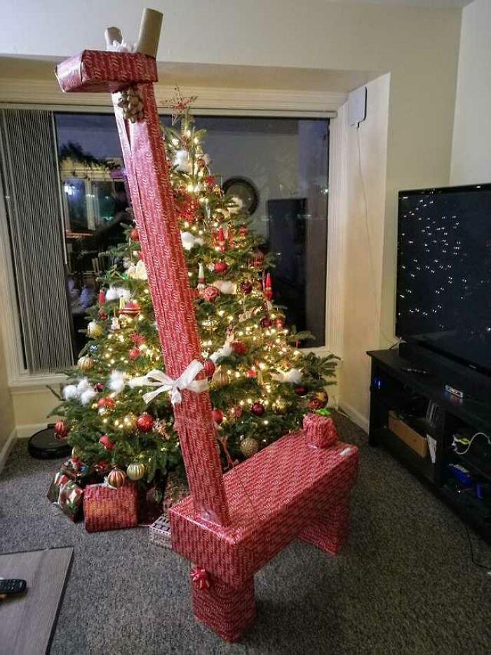 The Christmas Giraffe: Six Gifts in One