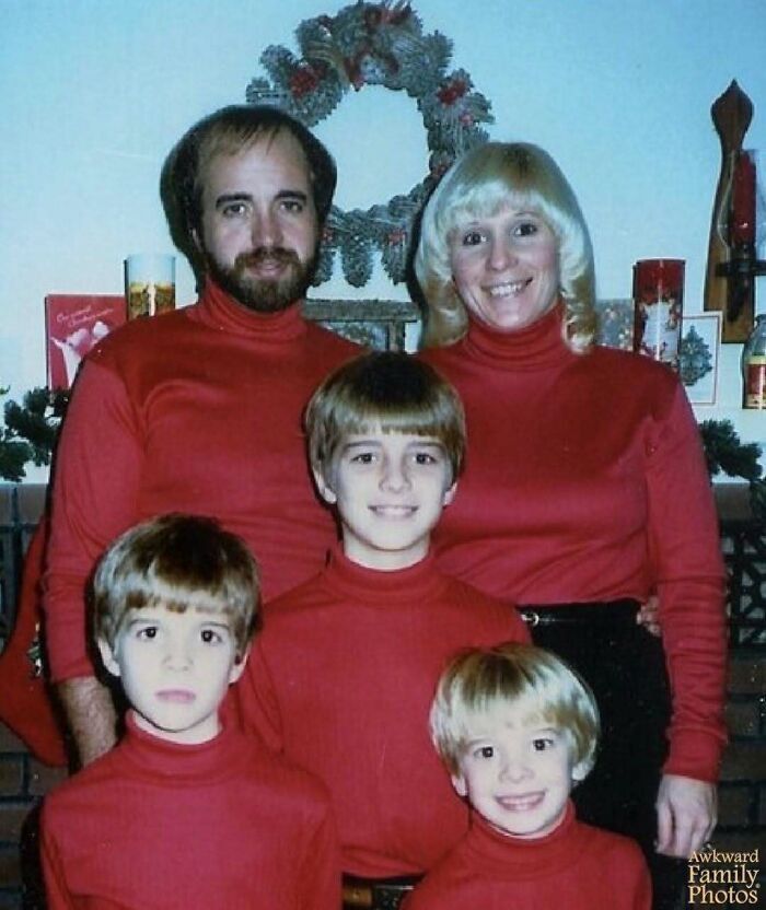 Mom Made Us All Dress Alike One Christmas—And I Was Not Happy