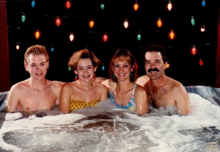 1987 Holiday Family Photo Like You’ve Never Seen