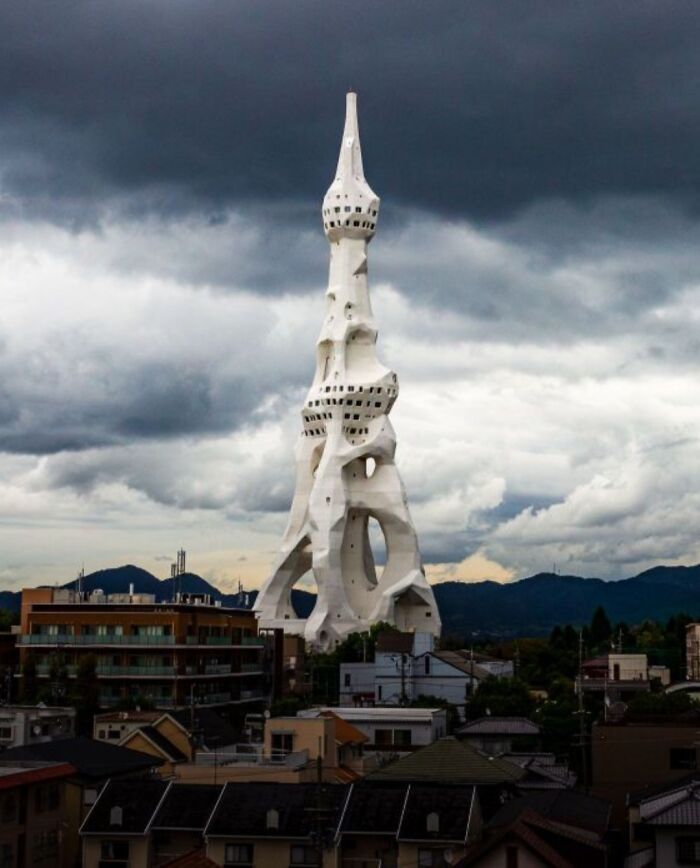 Great Peace Prayer Tower – Osaka’s Mysterious Spike