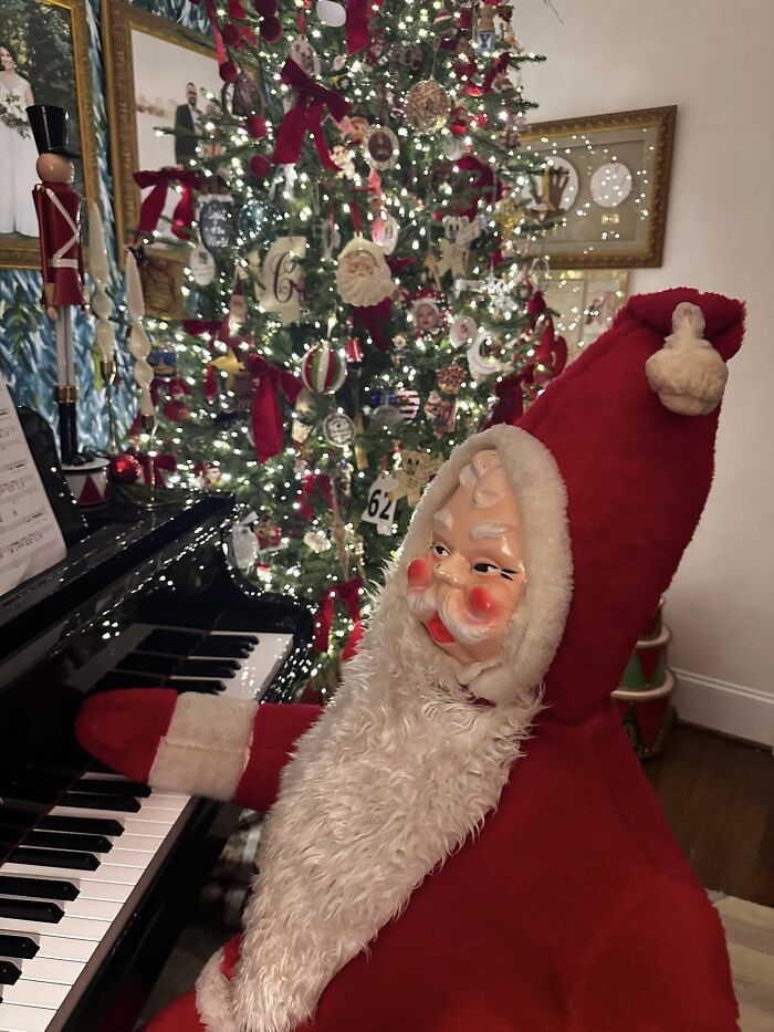 Vintage Christmas Decorations That Are Like a Time Machine for Your Holiday Spirit