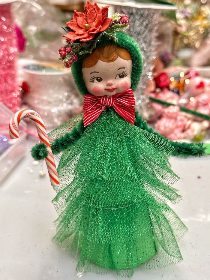 Vintage Christmas Decorations That Are Like a Time Machine for Your Holiday Spirit