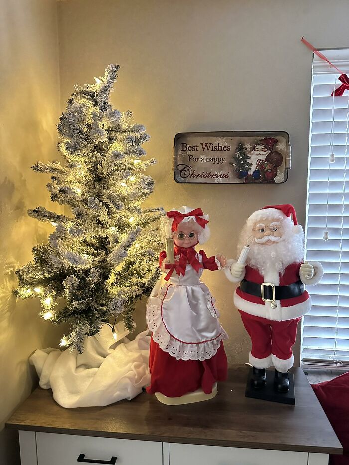 Vintage Christmas Decorations That Are Like a Time Machine for Your Holiday Spirit