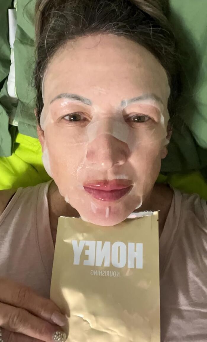 Lapcos Honey Sheet Mask: Look Like You Sleep Eight Hours While You’re Actually Up Late