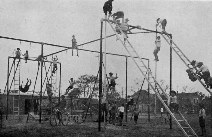Playground Safety Back In The ’40s: Yikes, That’s Different