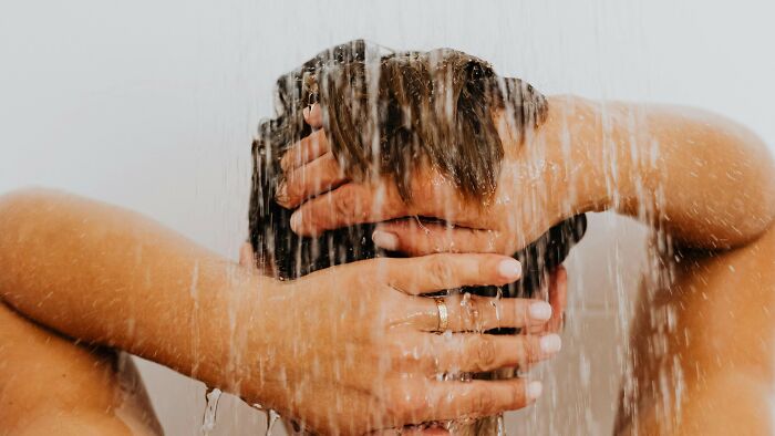 Shower Routine: Scrub First or Rinse First?