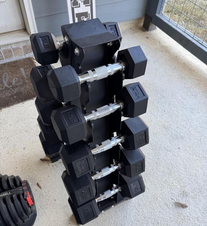 Protect Your Floor and Ego with These Rubber Coated Dumbbells That Cushion the Drop