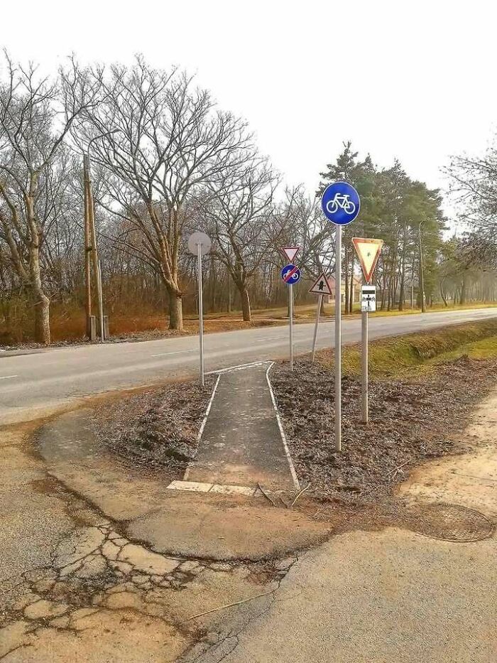 Hungarian Bikeway Style