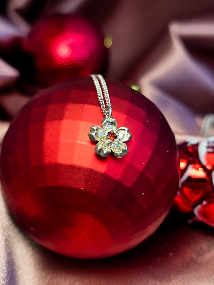 Hu Tao's Sakura Flower Sparkle