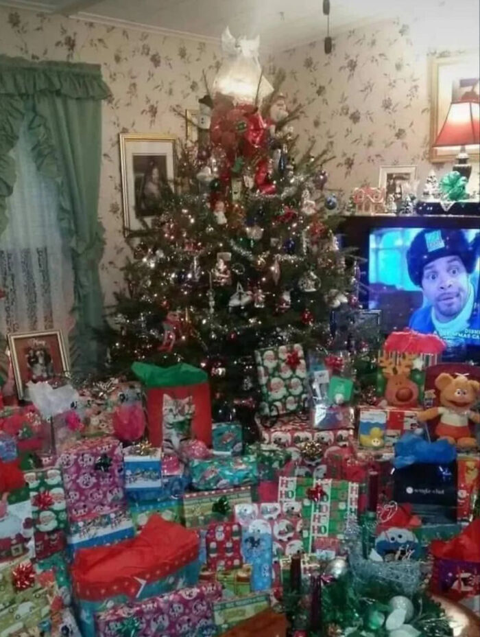 Throwback to '90s Christmas Vibes