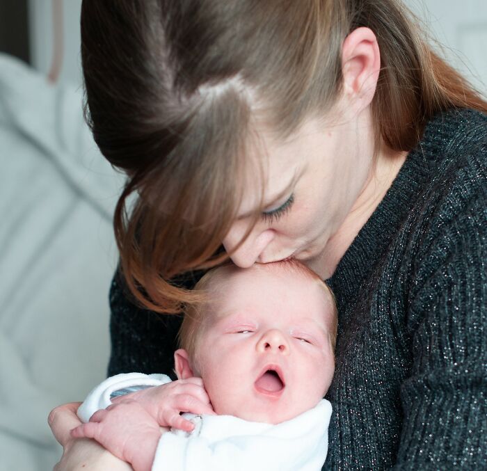 Husband Ditches Wife Mid-Labor for Ex's ‘Emergency,’ Shows Up Hours Late to Empty Hospital Room