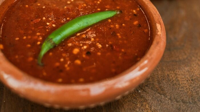 Spicy Revenge: Put Hot Sauce in My Lunch to Catch Thief, Colleague Gets Hospitalized