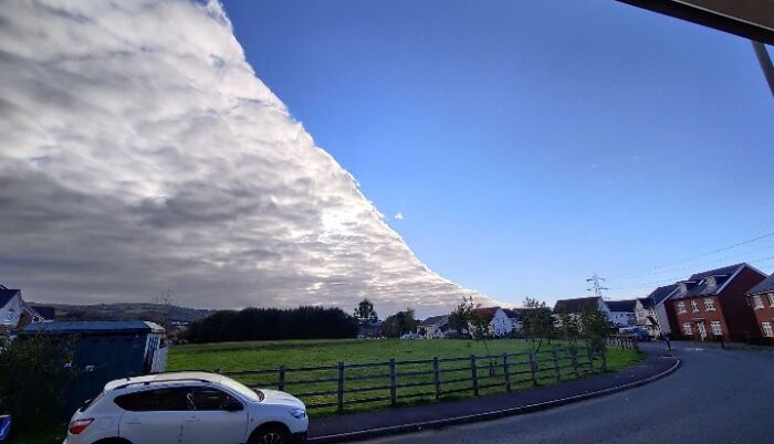 When Clouds Just Decide To Stop Mid-Air