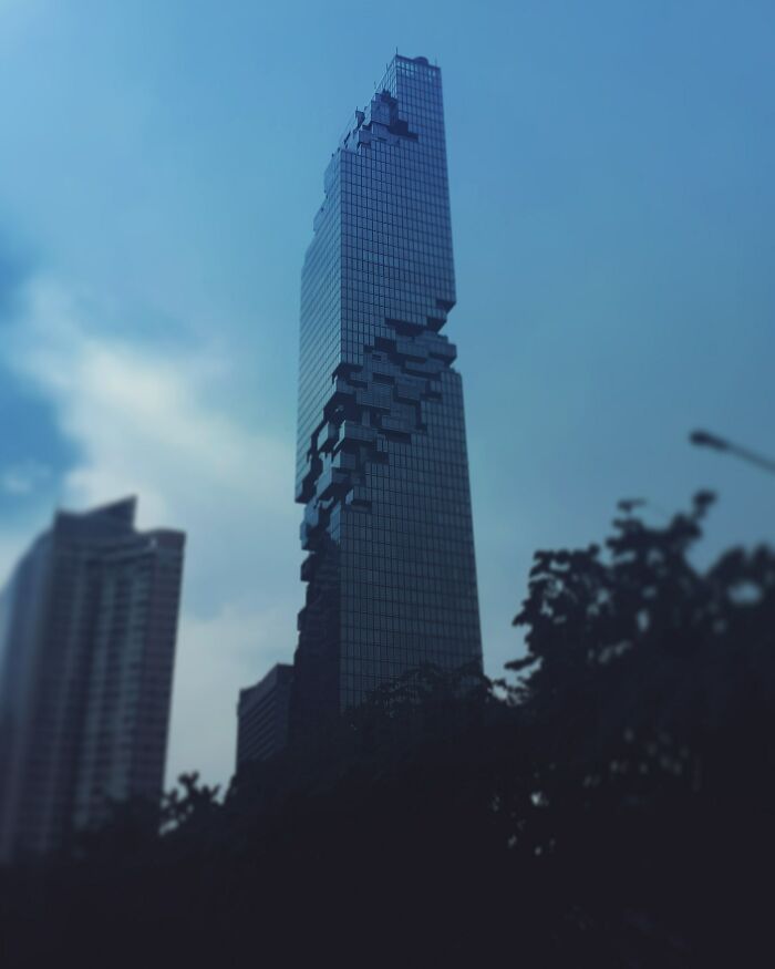 Downloading Windows... 90% Complete!