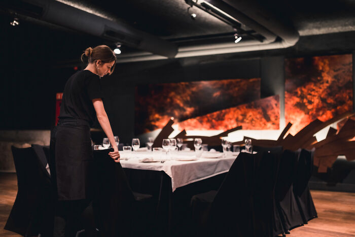 39 Absolutely Wild Things People Did In Public Like They Owned The Place