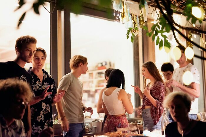 Wait, People Said THAT Is Normal? Culture Shock Incoming!