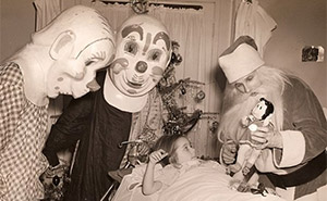 Wait, They Actually Took Some Seriously Weird History Pics!