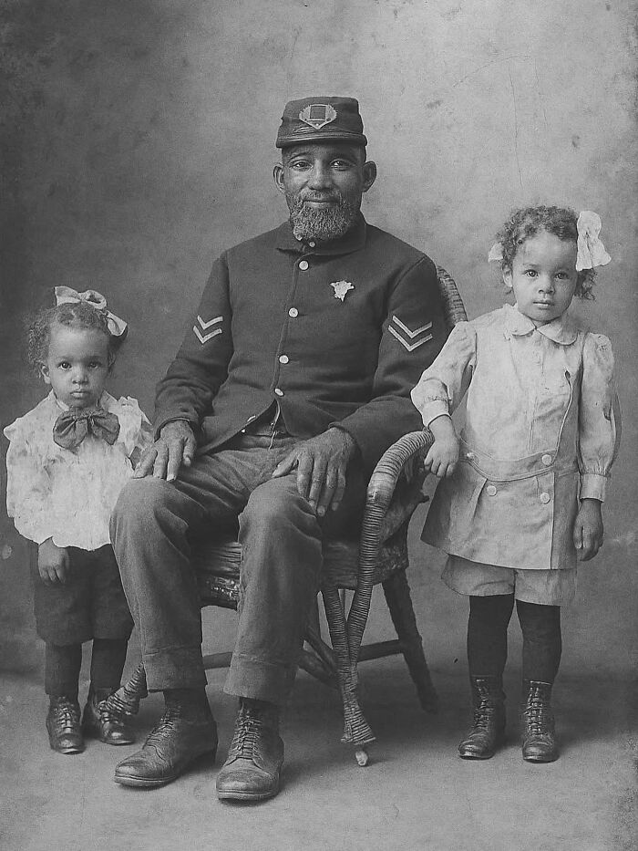 Civil War Grandpa Photo Bombed by His Grandkids, 1900