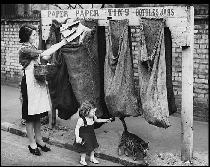 War-Era Recycling Made Cool in 1943 London