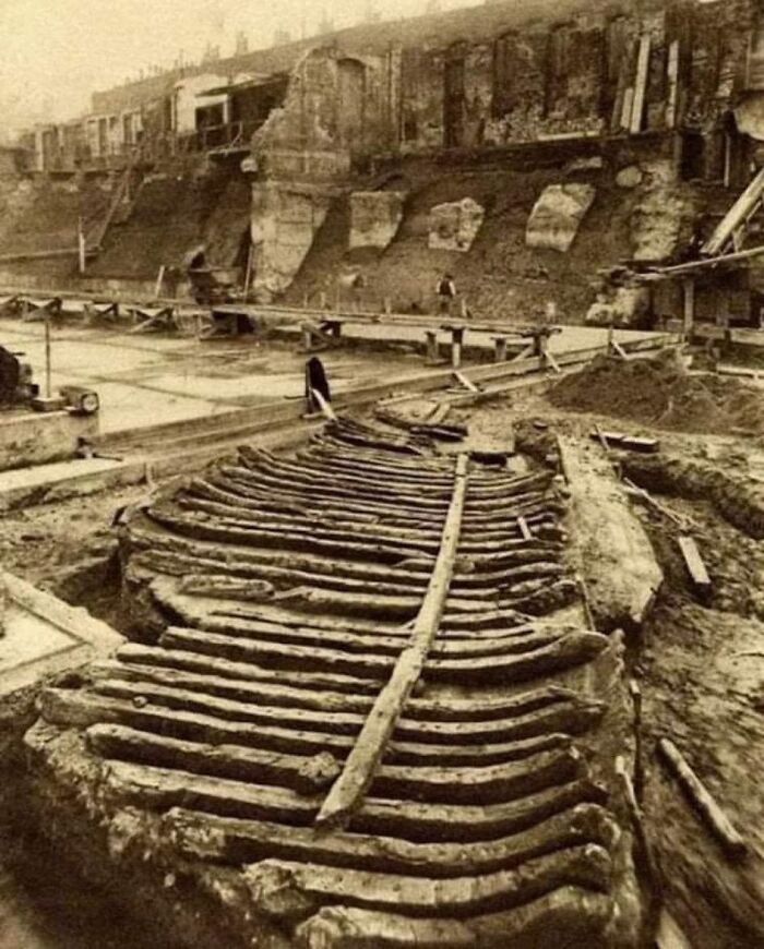 Roman Ship Finds New Land By Thames, London 1910