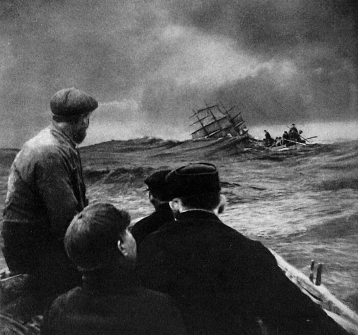 Heroes to the Rescue: Lifeboat Rushes to Save Shipwrecked Crew