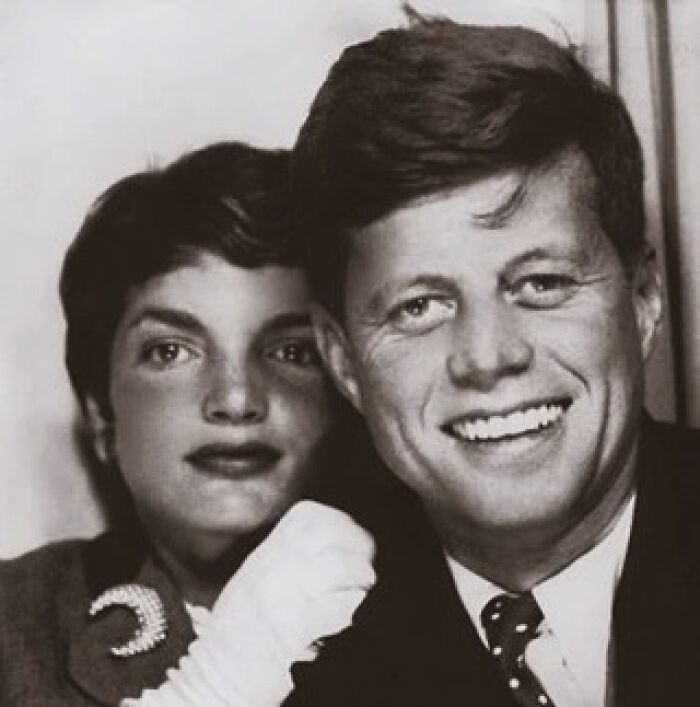 Photo Booth Cuties: JFK & Jackie Falling in Love
