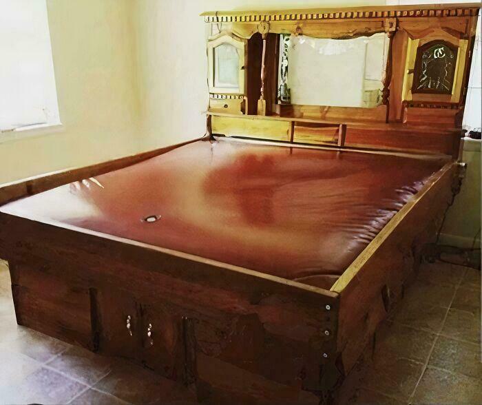 Water Beds Were The Ultimate Sleep Experience