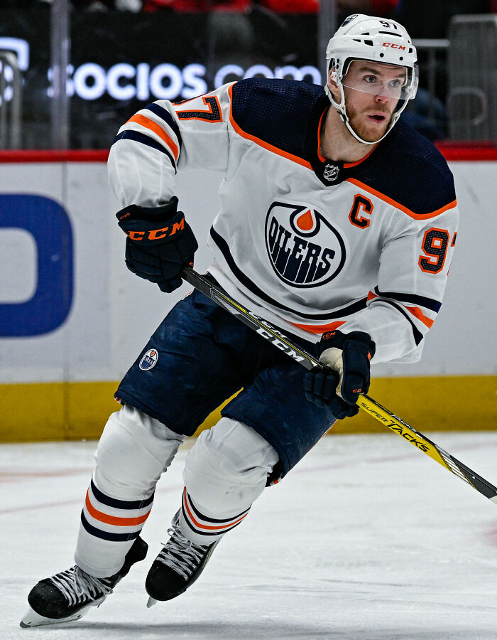 Connor McDavid: Speed Demon on Ice, 29