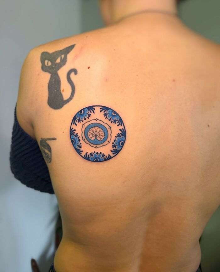 Turning Delft Blue Into Tattoos? Yes, Please! (28 Pics)