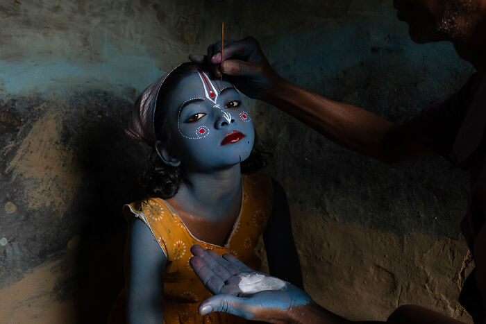 Make Up Fun from 'Bohurupi' by Indranil Sengupta