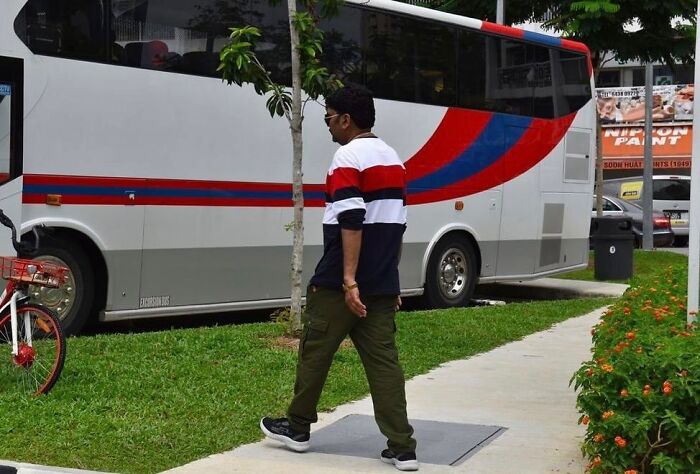 These Street Shots Are Like Seeing Life’s Little Surprises in Action (50 Pics)