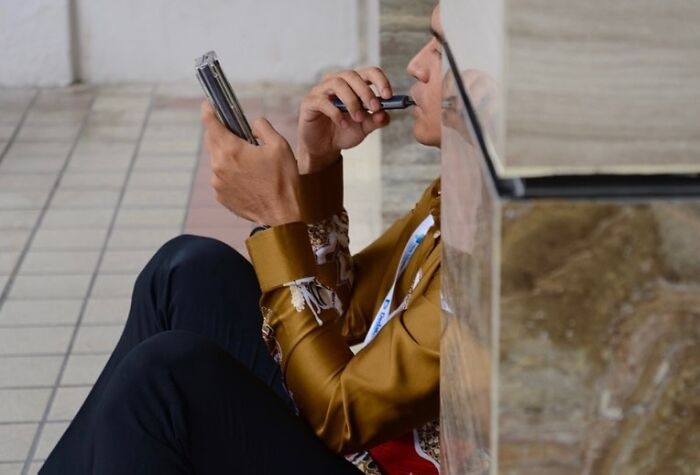 These Street Shots Are Like Seeing Life’s Little Surprises in Action (50 Pics)