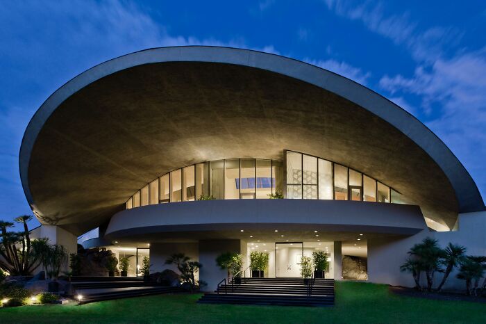 Bob Hope’s UFO-Looking House