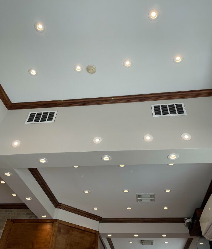 10-Year-Old Me Would Totally Rock This Sims Lighting