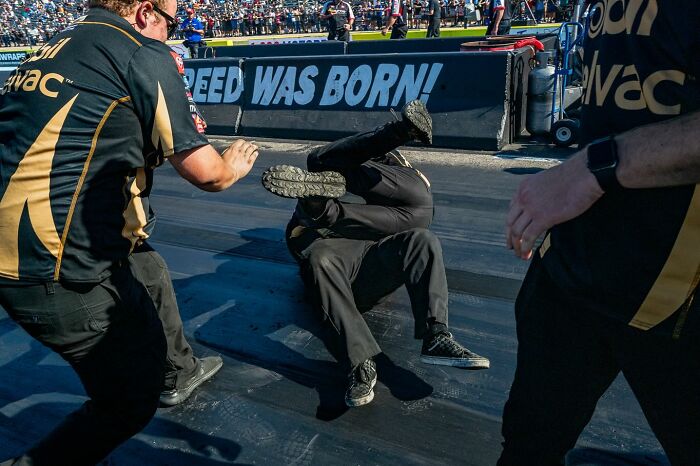 Peek These Wild Street Snapshots That Show Urban Life Just As It Is