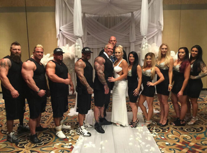 These Wedding Pics Are So Wrong, They’re Hilariously Awesome